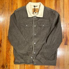 Men's Sherpa Wanderer Trucker Jacket From Thrills. Features A Corduroy/Denim Base That Is Both Durable And Stylish. The Inside Is Filled With A Warm Sherpa Lining That Will Keep You Very Warm. New With Tags (Nwts). Material: 100% Cotton 11 Wale Cord With 100% Polyester Sherpa Lining Length: 26" Width (Armpit To Armpit) : 21" Winter Utility Denim Jacket With Patch Pockets, Winter Utility Jacket With Corduroy Collar In Cotton, Winter Cotton Utility Jacket With Corduroy Collar, Corduroy Outerwear With Corduroy Collar For Cold Weather, Brown Winter Denim Jacket For Streetwear, Winter Brown Denim Jacket For Streetwear, Brown Denim Jacket For Winter Streetwear, Winter Denim Jacket With Patch Pockets, Casual Corduroy Outdoor Outerwear