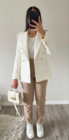 Classy Outfits For Work Business Fashion, Classy Aesthetic Outfits For Women, Business Casual Outfits With Blazers, Cute Casual Outfits For Winter 2023, Office Professional Outfits Women, Timeless Work Outfits Women, Business Casual Outfits For Women Classy, Business Outfits For Women Winter, Stylish Professional Outfits Women