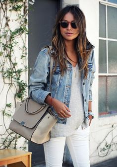 White skinnies, gray tee, denim jacket White Skinnies, Spring Style, Fashion Mode, Fashion Street, Street Styles