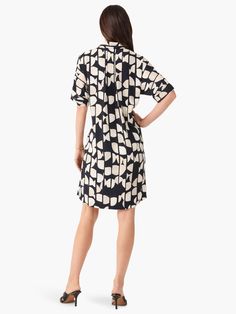 Chic Flowy Midi Dress With Abstract Print, Casual Printed Viscose Midi Dress, Chic Abstract Print Patterned Dress, Chic Patterned Dress With Abstract Print, Chic Abstract Print Workwear Dresses, Chic Abstract Print Work Dresses, Relaxed Fit Rayon Dresses For Work, Relaxed Fit Rayon Dress For Work, Chic Workwear Dress With Abstract Print