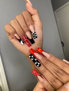 Cute Mickey Mouse Acrylic Nails, Cute Mickey Mouse Nails, Long Mickey Mouse Nails, Disney Nails Long Acrylic, Clear Disney Nails, Short Mickey Mouse Nails, Nicky Mouse Nails, Mickey Mouse Birthday Nails, Mickey Mouse Clubhouse Nails