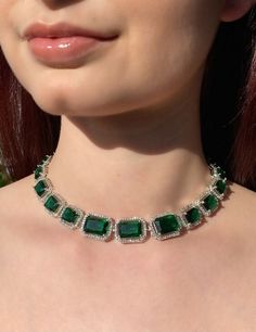 Wedding Jewelry For Bride Green, White Dress Emerald Jewelry, Emerald Green Choker Necklace, Emerald Necklace Wedding, Emrald Beeds Choker, Green Dimond Neckless, Emareld Necklace, Emerald Jewelry Silver, Matching Jewelry Set