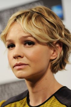 Carey Mulligan Hair, Carrie Mulligan, Bob Riccio, Androgynous Haircut, Hair Cuts 2017, Short Brown Hair, Carey Mulligan