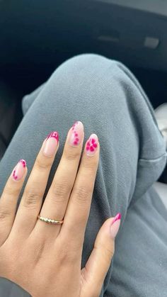 How To Take Cute Nail Pics, Cute Girly Nail Ideas, Cute Pink And Purple Nails, Nail Inspo Designs Almond, Very Simple Nail Ideas, Most Popular Nails 2024, Nail Inspo Mexico, Gel C Nail Designs