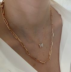 14K Solid Rose Gold Diamond Butterfly Necklace. Perfect Gift To Give To Yourself Or To Others. Jewelry Comes In A Cute Gift Box Ready To Present.  ▪️All Jewelry Is New And Inspected For Quality Assurance.  ▪️Jewelry Is Crafted In Genuine High Quality 14K Gold. ▪️We Do Not sell Gold Plated.  ▪️All Of Our Diamonds And Gemstones Are Natural. Not Enhanced, Simulated Or Lab Grown.  Product Detail: Metal: 14k Rose Gold Width: 10mm Diamond: 0.14ctw Diamond Quality: VS Clarity, G Color ✨ Feel Free To As Womens Diamond Necklace, Diamond Butterfly Necklace, Necklace Butterfly, Diamond Butterfly, Cute Gift Boxes, Butterfly Pendant Necklace, Sell Gold, Chain Anklet, Butterfly Necklace