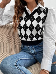 Crop Sweater Vest, Korean Clothing Brands, Vest Outfits For Women, Preppy Mode, Adrette Outfits, Argyle Sweater Vest, Pullover Outfit, Sweater Vests