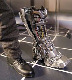 Robot Boots, Iron Man Cosplay, Armadura Cosplay, Iron Man Movie, Iron Man Wallpaper, Futuristic Armour, Iron Man Avengers, Stark Industries