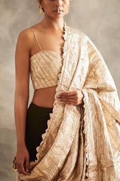 Shop for Itrh Gold Pure Crepe Zari Saree With Blouse for Women Online at Aza Fashions Black Silver Saree, Silver Saree, Gold Saree, Zari Saree, Silver Blouse, Set Saree, Gold Blouse, Sharara Set, Blouse For Women