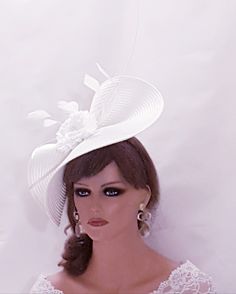 Large WHITE Hat Fascinator with long Quill Feather and Flowers, perfect for Royal Ascot, Kentucky Derby, Weddings Goodwood revival, Christening, Ascot or any special occasion. Gorgeous white straw weave Hat fascinator long quill feather and   Silk flowers This hat has been made by hand and very light to wear. This hat is designed to be worn tilted on the side of the head with  long Quill feathers and Feather detail for a beautifull Glamorous look. Attachment option: Alice band (BY DEFAULT HEADBA Race Wedding, White Fascinator, Hat Fascinator, Goodwood Revival, Satin Noir, Alice Band, Metal Headbands, Mother Of Bride, Hair Slide