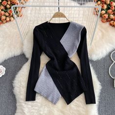 Fashionable V-neck knitted bottoming shirt long sleeve sweaterFabric: blendedColor: white, graySize(cm): free size (1inch=2.54cm)length 58cm bust 80-98cm sleeve length 57cm Elegant Gray V-neck Sweater, Trendy Gray Long Sleeve V-neck Sweater, Gray Knit Long Sleeve V-neck Sweater, Elegant Long Sleeve V-neck Sweater, Upcycle Design, Knit Bottom, Long Sleeve Sweater, Sweater Cardigan, Boho Outfits