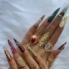 Jewel Tone Acrylic Nails, Nails Ideas 2025, Nails For 2025, Gangsta Nails, Chicana Nails, Ring Nails, Bio Jewelry, Daisy Acrylic Nails, Nail Trend