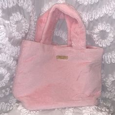 Super Plush & Soft Describes This Good Girl Carolina Herrera Handbag. Like You Want To Cuddle It What Will You Wear It With And Where? Baby (Blush) Pink Changes Shading In Lighting & Movement. Made Exclusively For Macy’s. Smoke Free Home. Soft Shoulder Bag For Daily Use, Soft Bags For Daily Use, Cute Shoulder Bag For Errands, Trendy Tote Bag With Plush Lining, Soft Pouch Bag For Everyday Use, Cute Soft Bags For Everyday Use, Cute Pink Bucket Bag, Cute Soft Bags For Everyday, Blush Pink Accessories