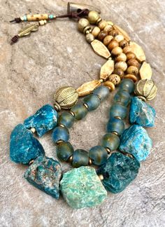 Bohemian Choker Chunky Apatite, Amazonite and African Beads Bohemian Choker Necklace, Bohemian Chic Jewelry, African Brass Beads, Apatite Necklace, Different Materials, Amazonite Necklace, Jewelry Design Inspiration, African Trade Beads, Ethnic Necklaces