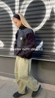 Jacket Outfit Women Winter, School It Girl, Carhartt Jacket Outfit, Women Winter Outfits, Girls Black Jacket, Jacket Outfit Ideas, Jacket Outfit Women, Carhartt Jackets, Carhartt Jacket