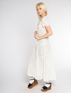 90s white kid hairstyles gelled up Lace Dress 90s, Maxi Dress 90s, White Skirt Outfits, Dress Grunge, White Lace Maxi Dress, White Lace Maxi, White Lace Dress, 90s Dress