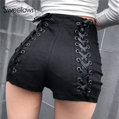 Black Gothic High Waist Criss Cross Shorts 1 Casual Punk, Womens High Waisted Shorts, Spandex Pants, Estilo Punk, Gothic Dress, Short Waist, Streetwear Women, Mode Inspiration, Looks Vintage