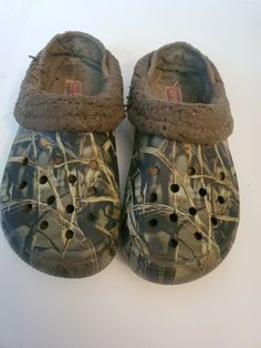 Crocs Unisex CAMO Fleece Lined Clogs Mens Size 7 Womens 9 Comfort Slip on Sshoe. Winter Outdoor Clogs With Round Toe, Winter Outdoor Round Toe Clogs, Winter Outdoor Clogs With Textured Footbed, Outdoor Clogs With Cushioned Footbed And Round Toe, Outdoor Winter Closed Toe Slippers, Winter Outdoor Closed Toe Slippers, Outdoor Winter Clogs With Cushioned Footbed, Outdoor Clogs With Textured Footbed And Round Toe, Comfortable Outdoor Clogs With Round Toe