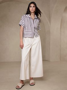 Laurel French-Cuff Shirt | Banana Republic Flowy Blouse Outfit, Minimalist Work Outfit, Striped Blouse Outfit, Banana Republic Outfits, Business Casual Looks, Outfits With Striped Shirts, Parisian Outfit, Uniform Style, Cuban Shirts