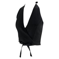 Check out this item from 1stdibs! S/S 1995 Dolce & Gabbana Runway Black Wrap Halter Plunging Crop Top: https://www.1stdibs.com/id-v_23312172 1995 Runway, Gucci Ad, Runway Top, Dolce And Gabbana Runway, Jersey Evening Dress, Velvet Bustier, Top Noir, Versace Runway, Amber Valletta