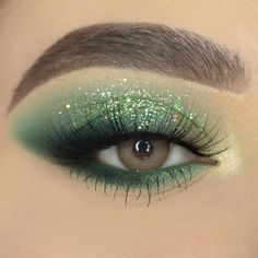 Green Prom Eye Makeup, Green And Black Prom Makeup, Green Makeup Eyeshadow, Green Prom Makeup For Brown Eyes, Prom Makeup Inspo Green Dress, Prom Makeup For Green Dress Full Face, 15 Makeup Looks Green, Quinceanera Green Makeup