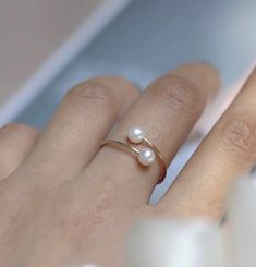 14K Gold Filled Double Freshwater Pearl Open Ring. Minimalist - Etsy Double Pearl Ring, Handmade Pearl Ring, Creative Shoes, Ring Elegant, Packaging Gift, Minimal Jewelry, Ring Minimalist, Minimalist Ring, Solid Gold Jewelry