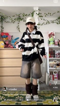 Japanese Tomboy Outfits, Jorts Outfit Ideas For Women, Japanese Preppy Fashion, Japan Tourist Outfit, Heisei Retro Outfit, Oversized Clothes Aesthetic, Tomgirl Outfit, J Fashion Street