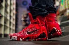 Nike Kobe 9 Elite “Christmas” (Preview) Kobe 9, Nike Kicks, Kobe Shoes, Lebron Shoes, Nike Slides, Melissa Shoes, Nike Flyknit, Cool Shoes, Nike Basketball