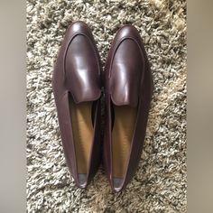 Everlane Womens The Modern Oxfords Loafers Burgundy Size 10, Condition Is New Without Box. Purple Leather Slip-on Loafers, Elegant Purple Leather Loafers, Elegant Purple Slip-on Loafers, Burgundy Flat Loafers For Work, Everlane Shoes, Loafer Flats, The Modern, Oxford, Loafers