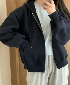 Mode Ulzzang, Korean Outfit Street Styles, Zipper Sweatshirt, Korean Casual Outfits, Lazy Day, 가을 패션, Full Sleeves, Korean Outfits, Casual Style Outfits