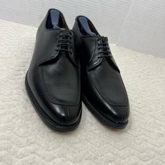 Allen Edmonds Delray Men’s Sz 8.5d Dress Shoes Black Leather Split Toe Lace Usa. Shoes Is In Used Condition And Has Signs Of Wear But Shoes Is In Excellent Condition. Upper Leather Is In Excellent Condition And Very Clean , Inside Is Clean And The Soles Are In Great Condition. Nice Comfortable Shoes For Casual Wear Or Business Wear. Condition Is Pre-Owned. Shipped With Usps Priority Mail. Sold As Pictures. Thank You! Feel Free To Message Me For Any Questions. Thank You Timeless Round Toe Derby Shoes For Semi-formal Occasions, Timeless Goodyear Welted Moc Toe Dress Shoes, Classic Snip Toe Business Loafers, Classic Snip Toe Dress Shoes For Derby, Black Snip Toe Leather Shoes For Formal Occasions, Timeless Moc Toe Shoes For Galas, Timeless Formal Derby Shoes With Round Toe, Classic Snip Toe Dress Shoes For Semi-formal Occasions, Classic Semi-formal Dress Shoes With Snip Toe