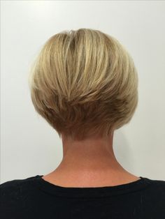 Kort Bob, Wedge Hairstyles, Bob Haircut For Fine Hair, Short Grey Hair, Short Hairstyles For Thick Hair, Bob Hairstyles For Fine Hair, Short Hair Over 60, Short Bob Haircuts, Penteado Cabelo Curto