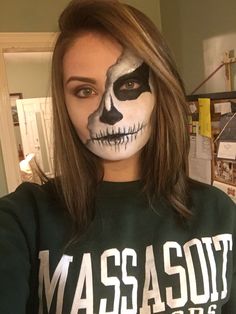 Skull makeup #halloween #skull #skeleton #halloweenmakeup #skeletonmakeup Halloween Skeleton Face Paint, Female Skeleton Makeup Easy, Skeleton Hair And Makeup, Skull Face Halloween Makeup, Skeleton Face Paint Halloween, Skeleton Women Makeup, Face Painting Skeleton, Halloween Makeup Easy Skeleton, Skeleton Face Makeup Kids