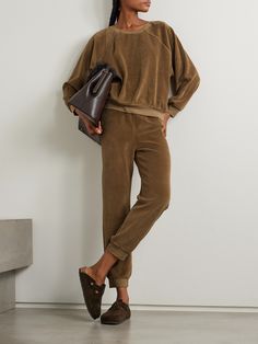 Part of a co-ord, Suzie Kondi's sweater nods to '00s tracksuits with its cozy, plush cotton-blend velour. It's cut with raglan sleeves for a comfy fit. Velour Tracksuit Outfit, Birkenstock Outfit, Tracksuit Outfit, Velour Tracksuit, Dark Orange, Sports Suit, Brown Sweater, Shearling Jacket, Comfy Fits