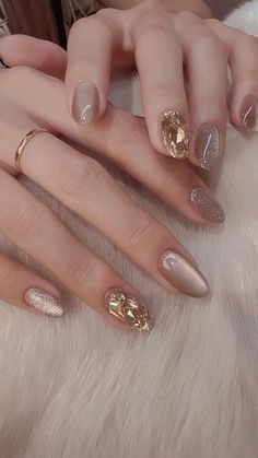 Vietnamese Nail Art, Design Nails Art, Nail Polish Art Designs, Nail Extensions Acrylic, Elegant Touch Nails, Girls Nail Designs, Asian Nails, Gel Nail Art Designs, Nude Nail Designs