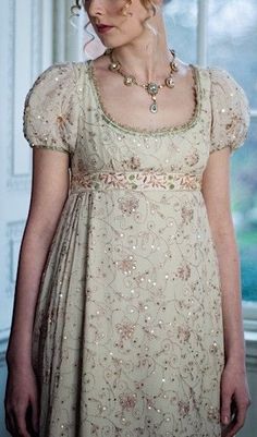 Jane Austen Prom Dress, Brigerton Dresses, 1813 Dress, 1813 Fashion, Bridgerton Dresses Inspired, Bridgerton Clothes, 1810s Dress, Bridgerton Fashion, 1810s Fashion