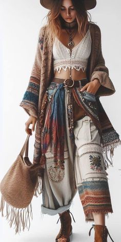 Bohemian Outfits Women, Bohemian Style Clothing Winter, Modern Hippie Fashion, Swag Fits, Oc Outfits, Boho Jeans, Boho Clothes