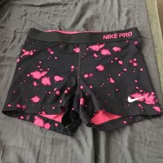 Rare Nike pros Rare pink splatter Nike pros Nike Shorts Outfits With Jordan 1s Fashion Styles, Adidas Cap, Jordan 1s, Shorts Outfits, Nike Roshe Run, Sport Shoes Women