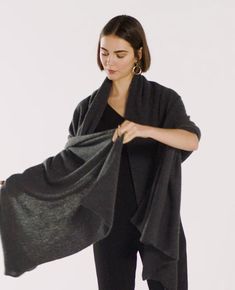 Six Ways To Style the Cashmere Travel Wrap | Blog | White + Warren Travel Wrap Diy, J Crew Cashmere Wrap, How To Style A Wrap Shawl, Scarf Wrap Styles, Boston Outfits, Shawl Outfit, Casual Trendy Outfits