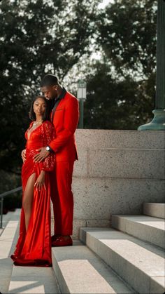 Prom Photoshoot Black Couple, Prom Couple Poses Black People, Prom Pics Black People, Red Prom Couple Outfit, Prom Picture Ideas For Couples