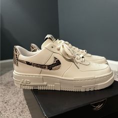 Brand New Women’s Nike Air Force 1 Pixel Se, Size 8.5 Smoke And Pet Free Home. No Low Ball Offers. Not Trading At This Time. Quick Shipper! Please Ask Any Questions! Happy Shopping Nike Air Force 1 Brown 20-80 Euros, Air Force 1 Pixel, 1 Pixel, Shoes Brand, Nike Air Force 1, White Nikes, New Woman, Air Force 1, Nike Air Force