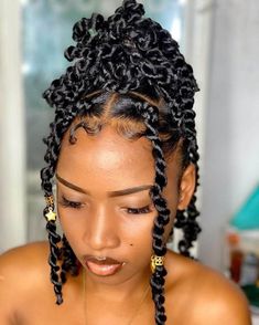 Black Natural Hairstyles Braids, Short Twists For Black Women, Natural Twists For Black Women, Passion Twists Short, Short Passion Twists Hairstyle, Twist Hairstyles Short, Boho Passion Twists, Short Passion Twists, Blk Hairstyles