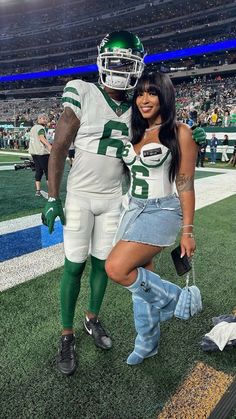 Black Nfl Couples, Black Nfl Wife Outfits, Nfl Wife Aesthetic Black, Nfl Wife Outfits Game Day, Nfl Wag Outfit, Nfl Wife Outfits Black Women, Football Wife Aesthetic, Football Wife Outfit, Football Gf Outfits