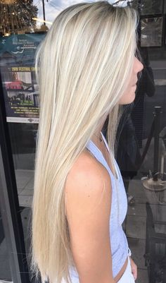 Blonde Hair Color All Over, Super Light Balayage, Hair Inspo Color Platinum Blonde, Platinum Highlights On Blonde Hair Natural, Natural Blonde With Platinum Highlights, Really Blonde Hair Highlights, Bright Blonde Summer Hair 2023, Bright Blonde Balayage Straight Hair, Teenage Blonde Hair