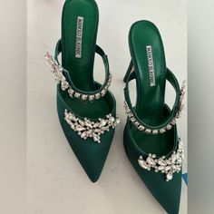 Manolo Blahnim Lurum Satin Green Rhinestone. New Without Box Or Bag. Size 40 (Comparable To 8.5/9). Slight Crease From Storage But Otherwise In New Condition No Flaws. Green Dress Shoes, Hollywood Glamour Dress, Manolo Blahnik Lurum, Women Heels, Green Heels, Blahnik Shoes, Green Dresses, Glamour Dress, Manolo Blahnik Shoes