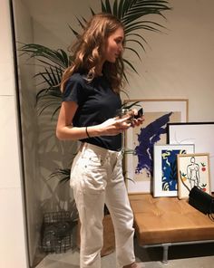 Female Don Juan Casting Outfit, Amalie Moosgaard, White Tee Jeans, Camila Morrone, Grl Pwr, Jeans Outfits, 가을 패션, White Tee