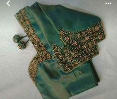 Green Blouse Neck Designs, Maggam Work Designs For Green Blouse, Back Neck Design For Aari Blouse, Ramagreen Colour Blouse Designs, Green Blouse Designs Simple, Simple Work Blouse Designs For Pattu, Green Saree Blouse Designs, Green Blouse Designs For Saree Bridal, Green Color Blouse Designs