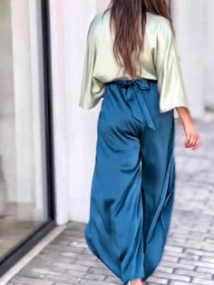 Product Name: V-Neck Ruffle Top & Hem Split Wide Leg Pants 2Piece Set Item NO.: 7449932660921 Weight: 0.45 kg = 0.9921 lb = 15.8733 oz Category: Clothing> Women> Daily Set Tag: Basic, spring summer, 2022 New Arrivals, 25-35 years old Creation Time: 2023-03-17 Style: BasicCategories: Pants SetsDetails: Casual, comfy, leisureSeason: Spring, SummerFabric: ployesterNeckline: V NeckSleeve Type: Long SleeveWaist Line: High WaistCare Instructions: Machine wash or professional dry cleanTips:Different di Fall Dress Outfit, Fashion Bottoms, Spring Summer 2022, Crop Top Shirts, Cotton Set, Short Sleeve Cropped Top, Summer Fabrics, Neck Ruffle, Chic Woman