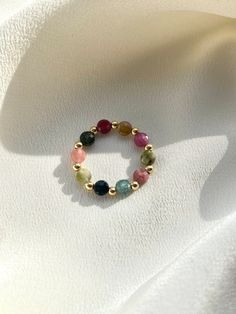 Elastic Rings, October Birthstone Jewelry, Ring Crystal, Bracelets Design, Stretch Ring, Beaded Ring, Bead Charms Diy, Diy Bracelet Designs