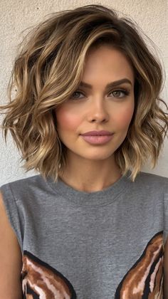 👱 Glamorous Short Layered Haircuts Short Layered Haircuts Creation | Trending Now Layered Haircuts Short, Short Layered Haircuts For Women, Medium Short Haircuts, Layered Haircuts For Women, Essential Hair Products, Natural Curly Hair Cuts, Messy Bob Hairstyles, Messy Bob, Short Hair Cut