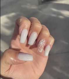 White Sparkly Nails, Winter Nails Acrylic, Christmas Gel Nails, Formal Nails, Classy Acrylic Nails, Christmas Nails Acrylic, Sparkly Nails